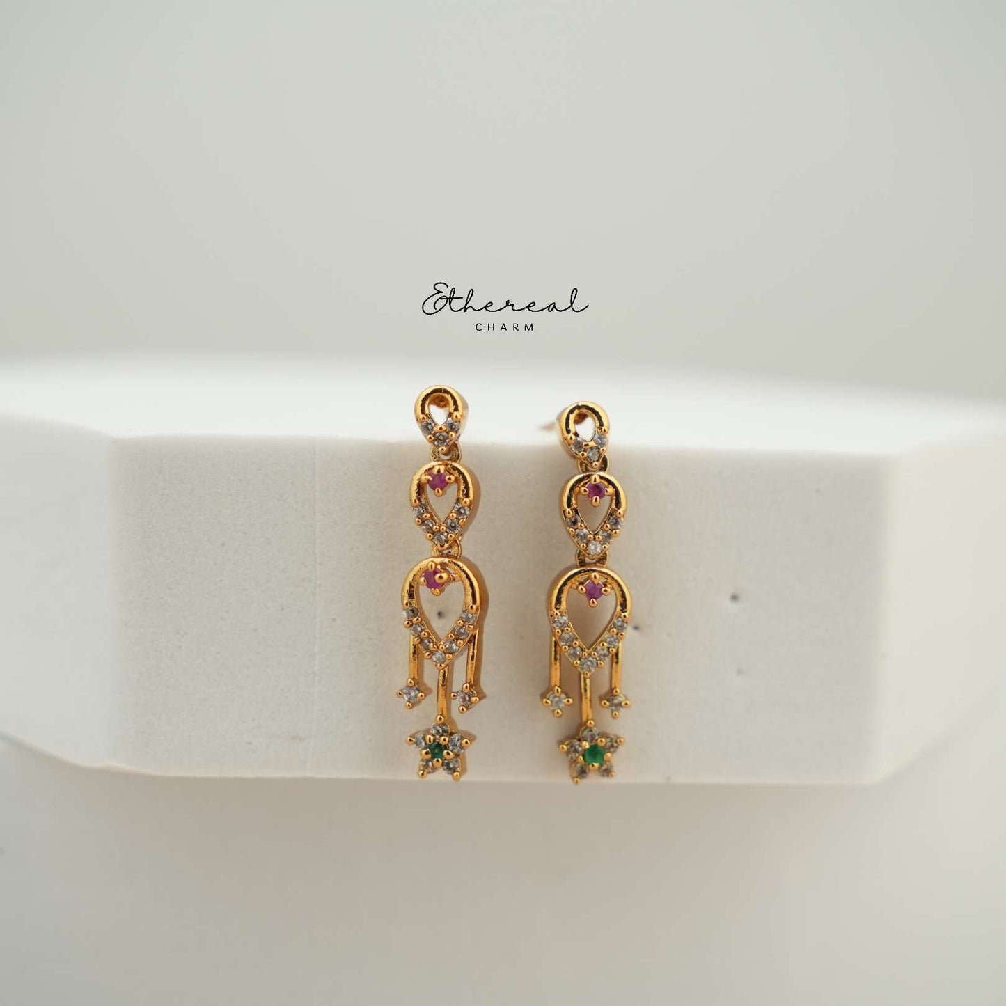 Regal Elegance Necklace Set with Golden Flourish