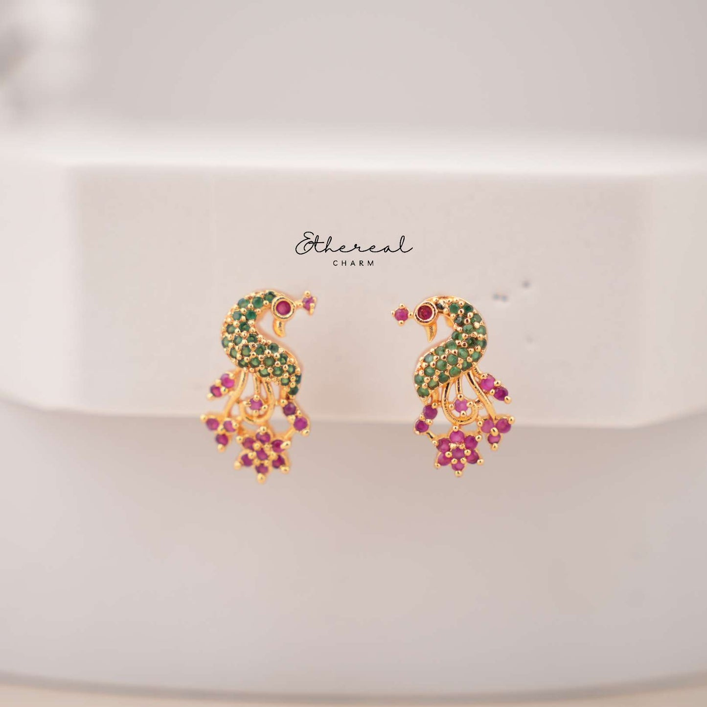 Peacock Symphony: Enchanting Necklace Set with Vibrant Colors
