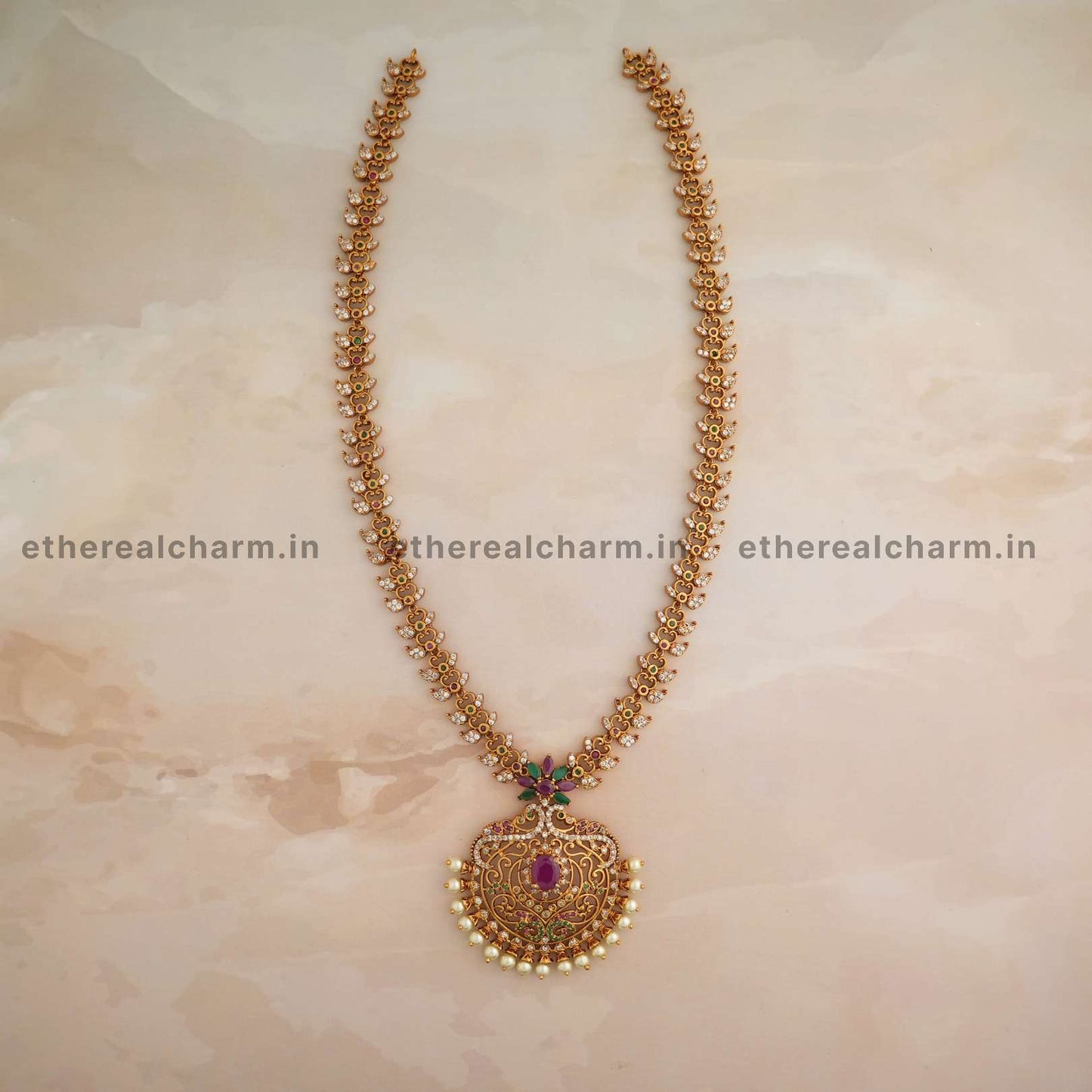 Royal Elegance: Traditional Pendant Necklace with Pearls and Rubies
