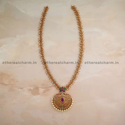 Royal Elegance: Traditional Pendant Necklace with Pearls and Rubies