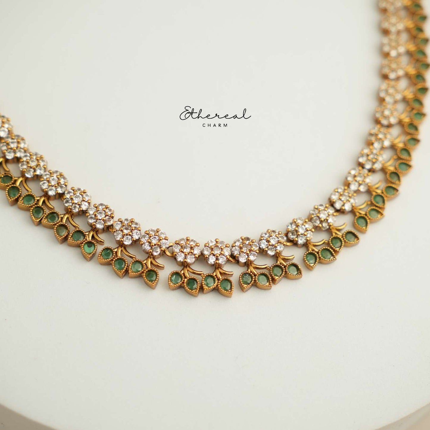 Green Elegance Floral Necklace Set