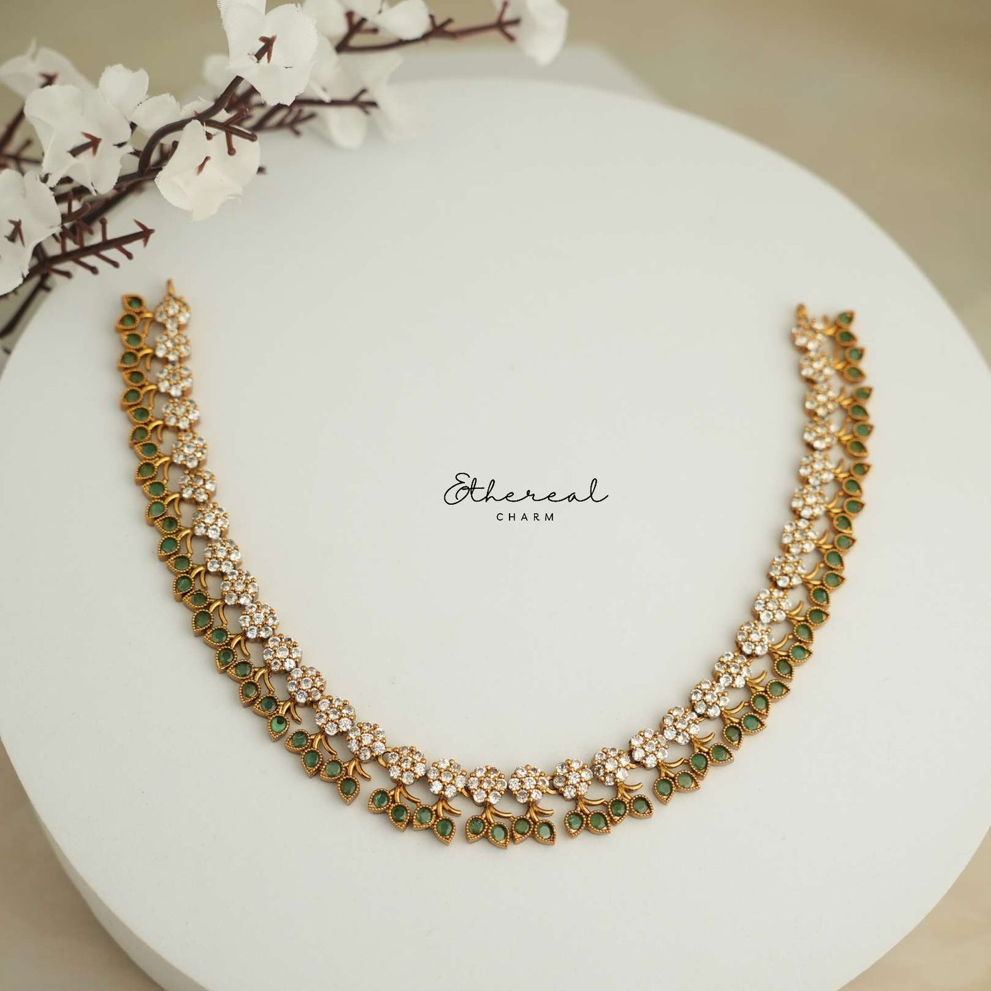 Green Elegance Floral Necklace Set