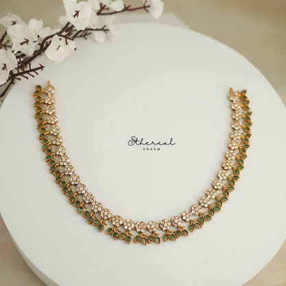 Green Elegance Floral Necklace Set