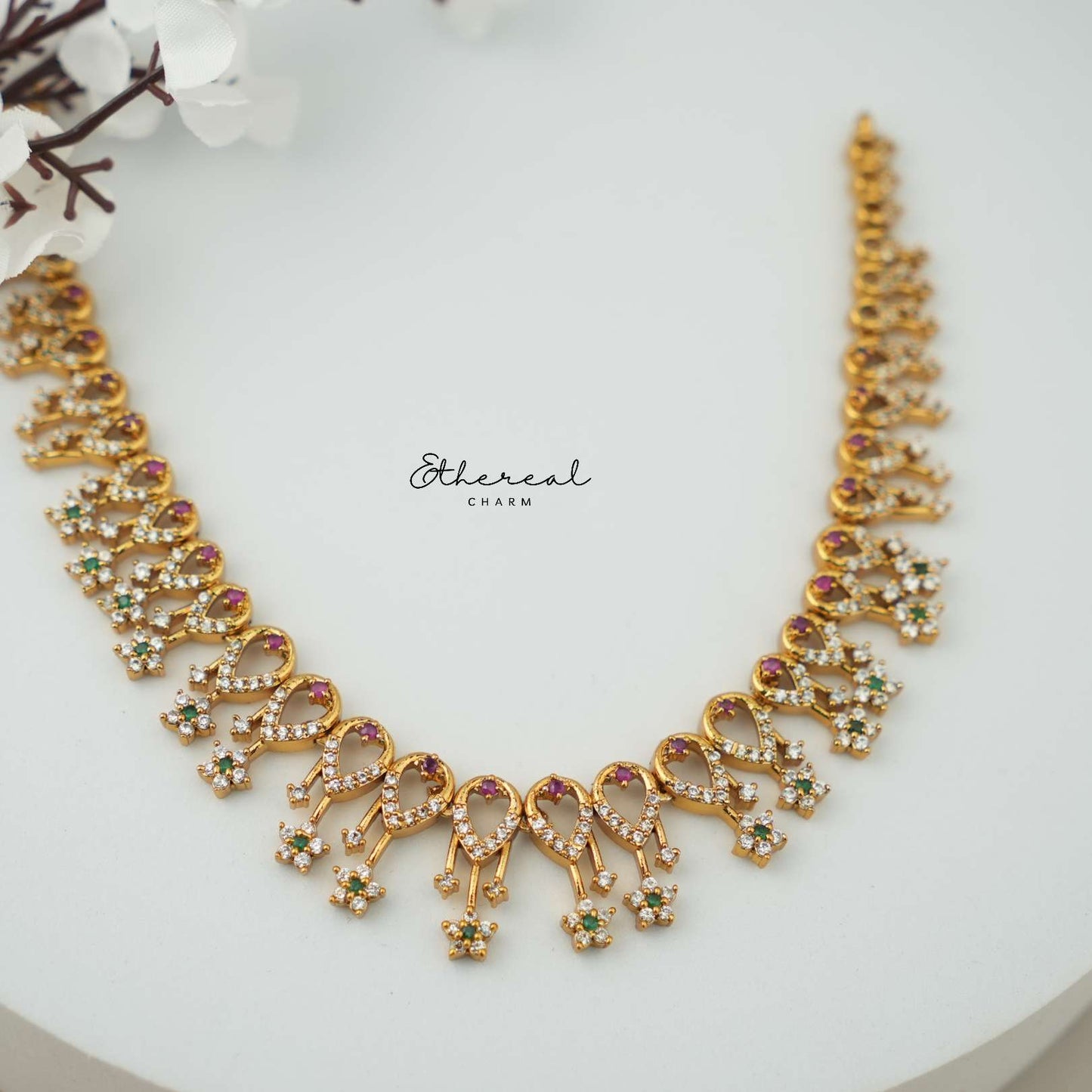 Regal Elegance Necklace Set with Golden Flourish