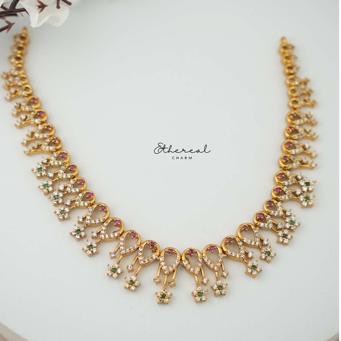 Regal Elegance Necklace Set with Golden Flourish