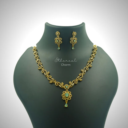 Victorian-Style Gold Necklace Set with stone