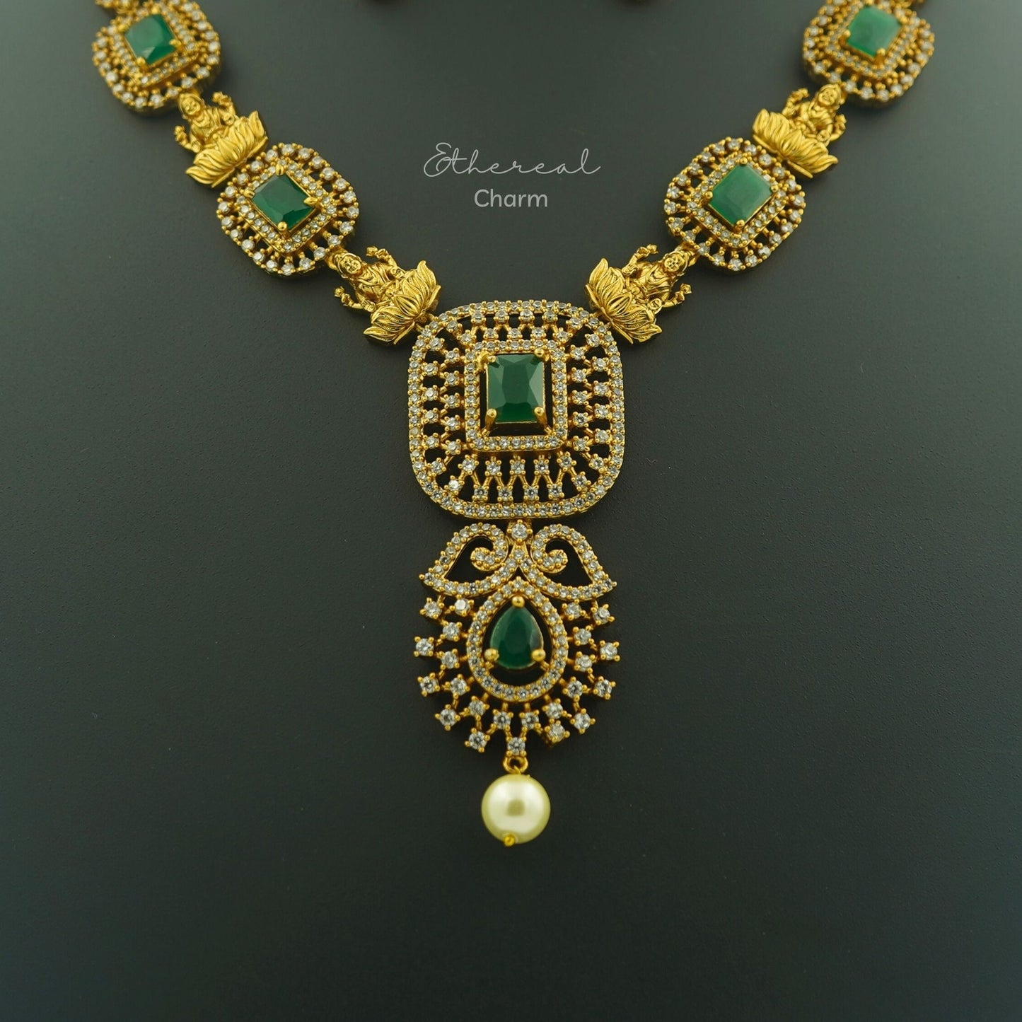 Majestic Emerald Delight Necklace Set