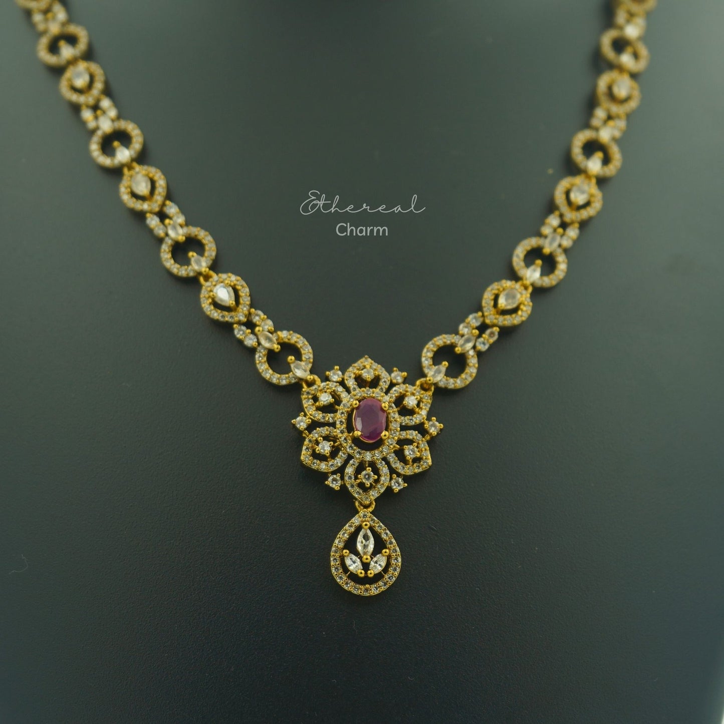 Victorian Elegant Necklace Set