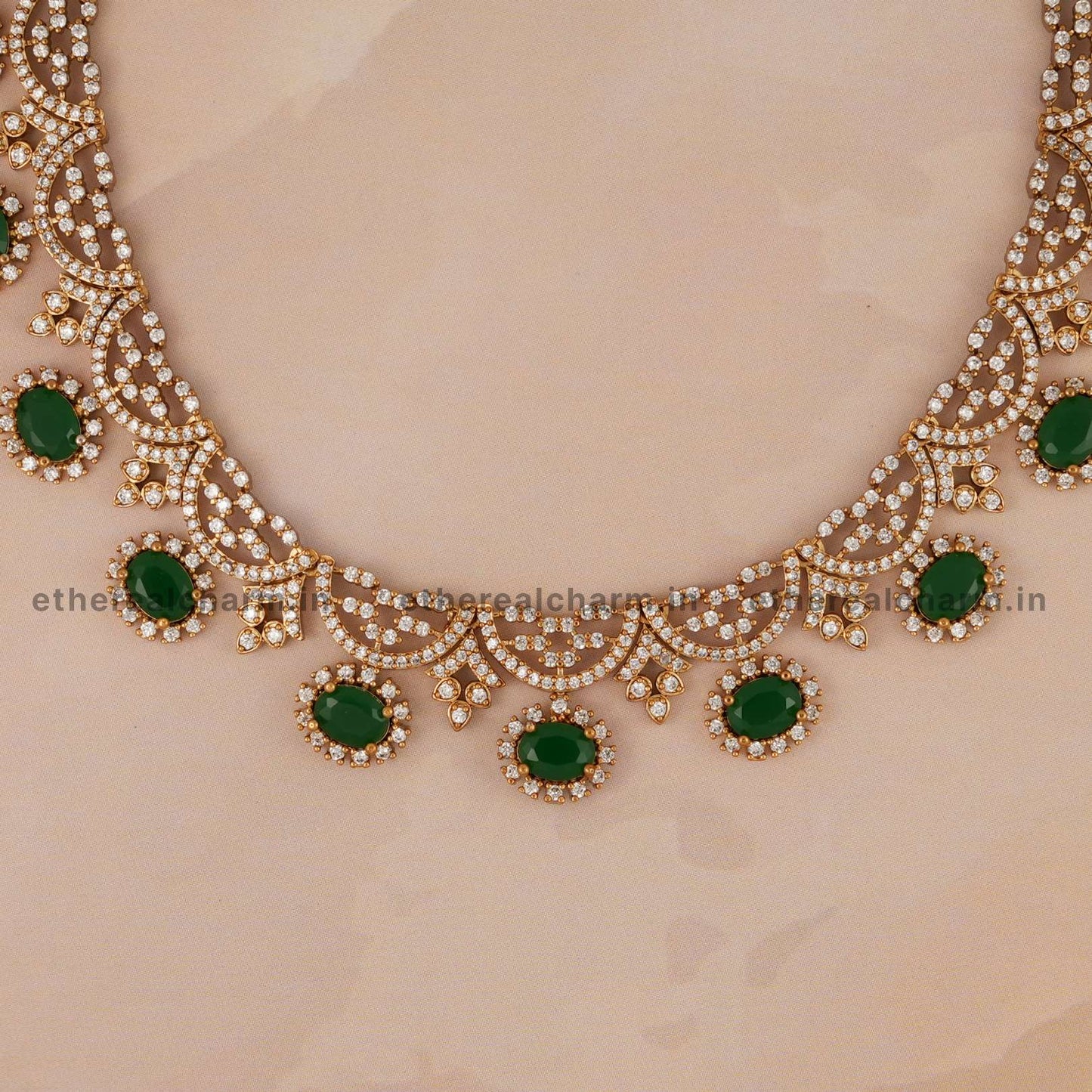 Ornate Gold Necklace Set with Shimmering Stones