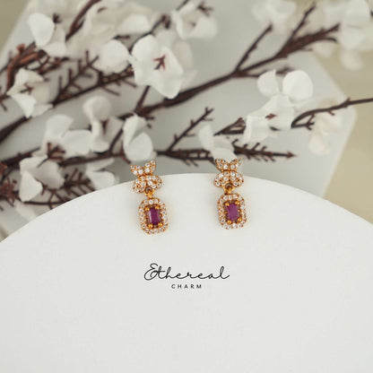 Fluttering Elegance: Necklace Set with Butterfly Motifs and Pearl Accents