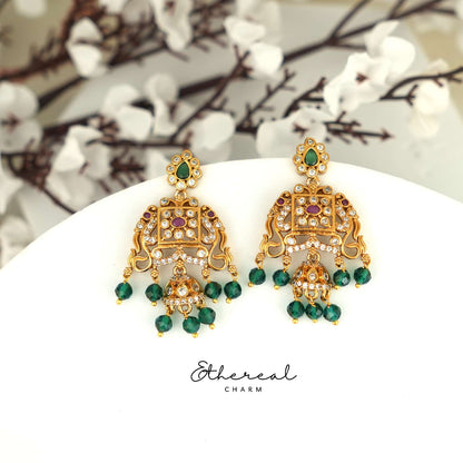 Kante Sparkling Delight: Gold Necklace Set with Radiant Stones