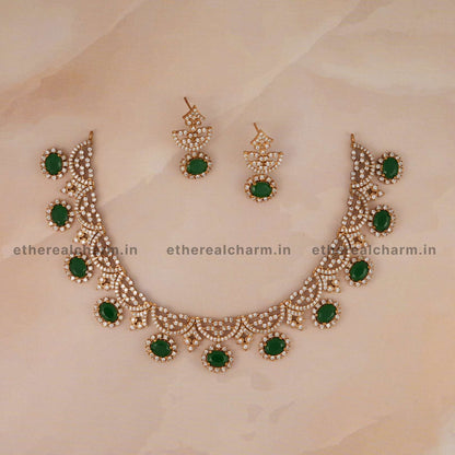 Ornate Gold Necklace Set with Shimmering Stones