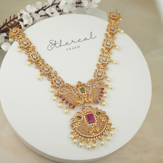 Peacock Glory: Exquisite Ruby and Pearl Necklace Set