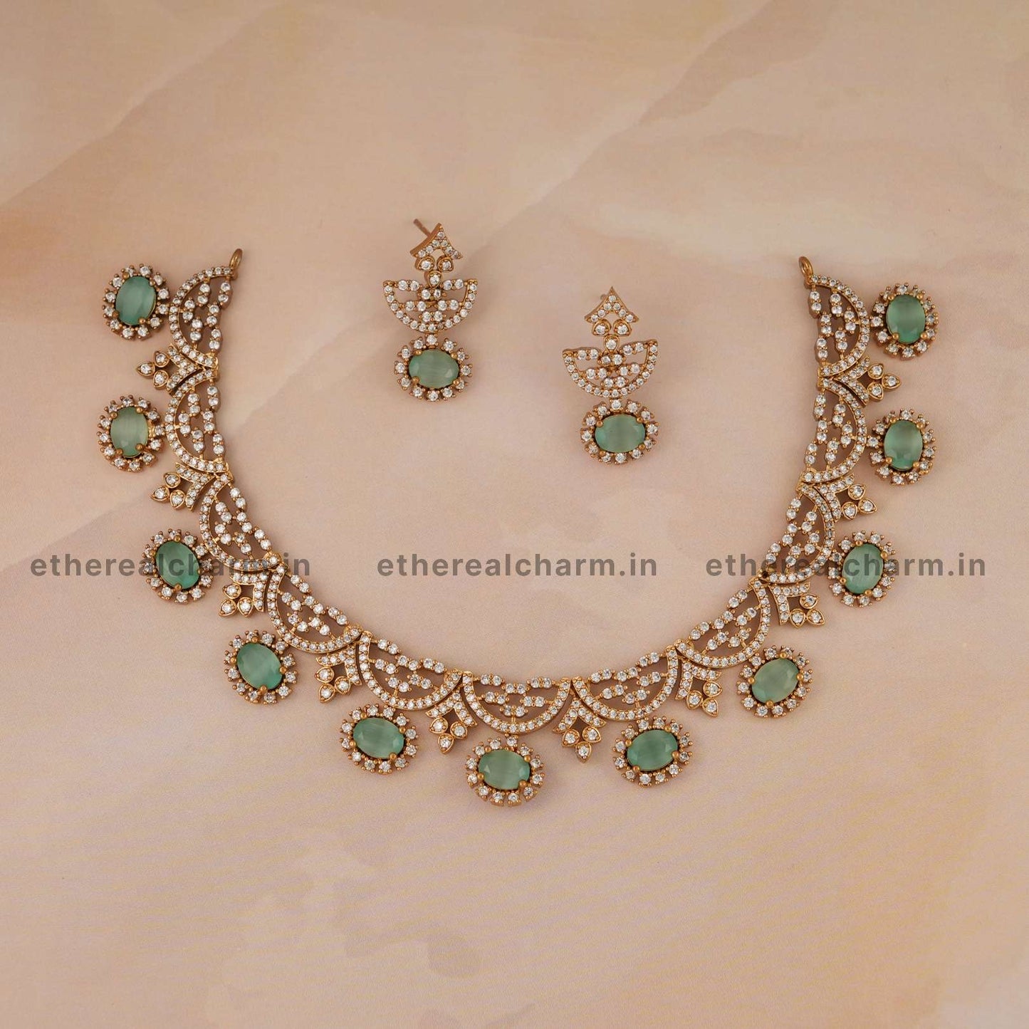 Ornate Gold Necklace Set with Shimmering Stones
