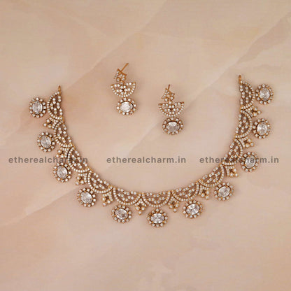 Ornate Gold Necklace Set with Shimmering Stones