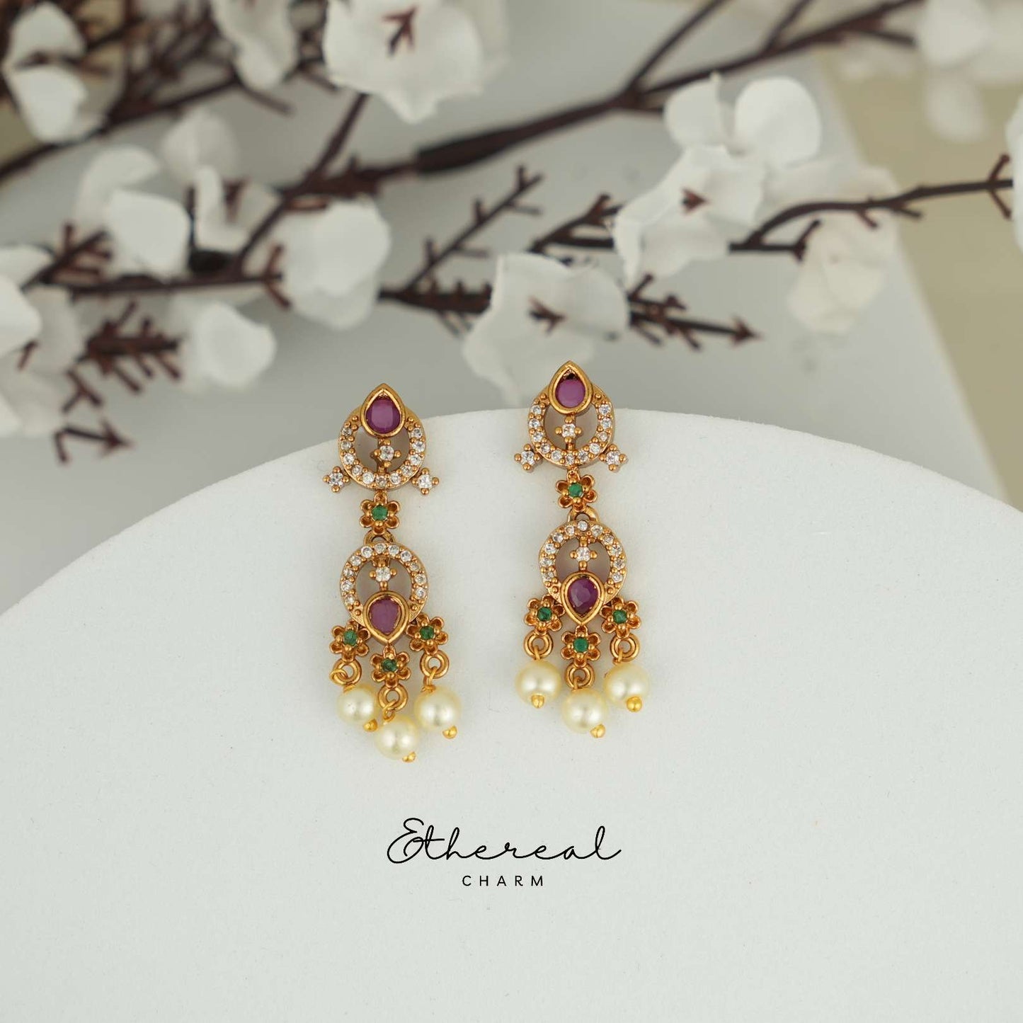 Majestic charm: Elegant Necklace with Ruby and Pearl Drops